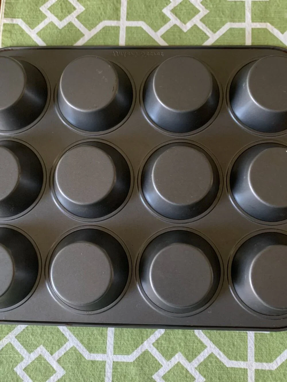 Baker's Secret 12 Cup Nonstick Muffin Cupcake Pan Steel Baking Tray 14x10